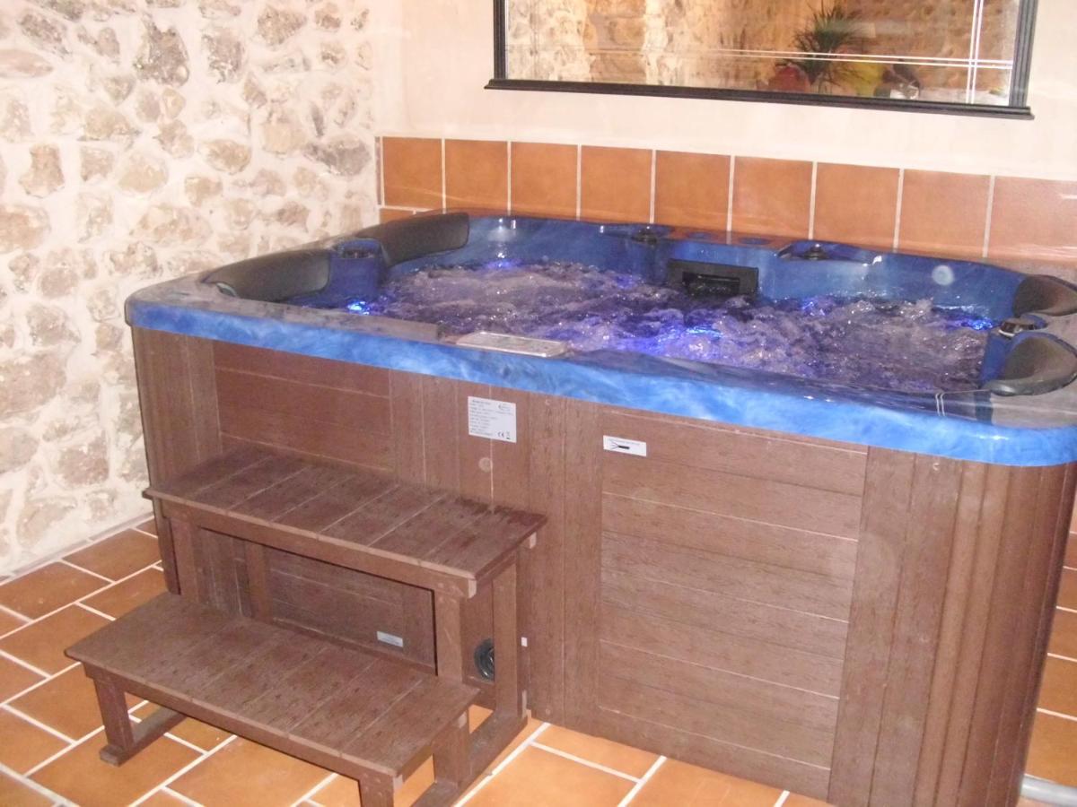 Casa Rural Con Jacuzzi Taberna Del Tio Pedro Cabanas de Polendos Esterno foto